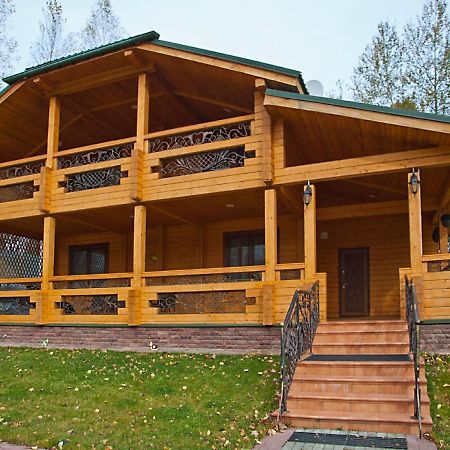 Комплекс Відпочинку Goldfіsh Сlub Guest House Babintsy Bagian luar foto