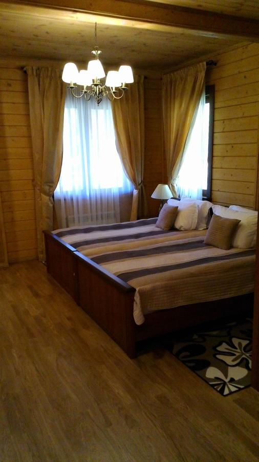 Комплекс Відпочинку Goldfіsh Сlub Guest House Babintsy Ruang foto