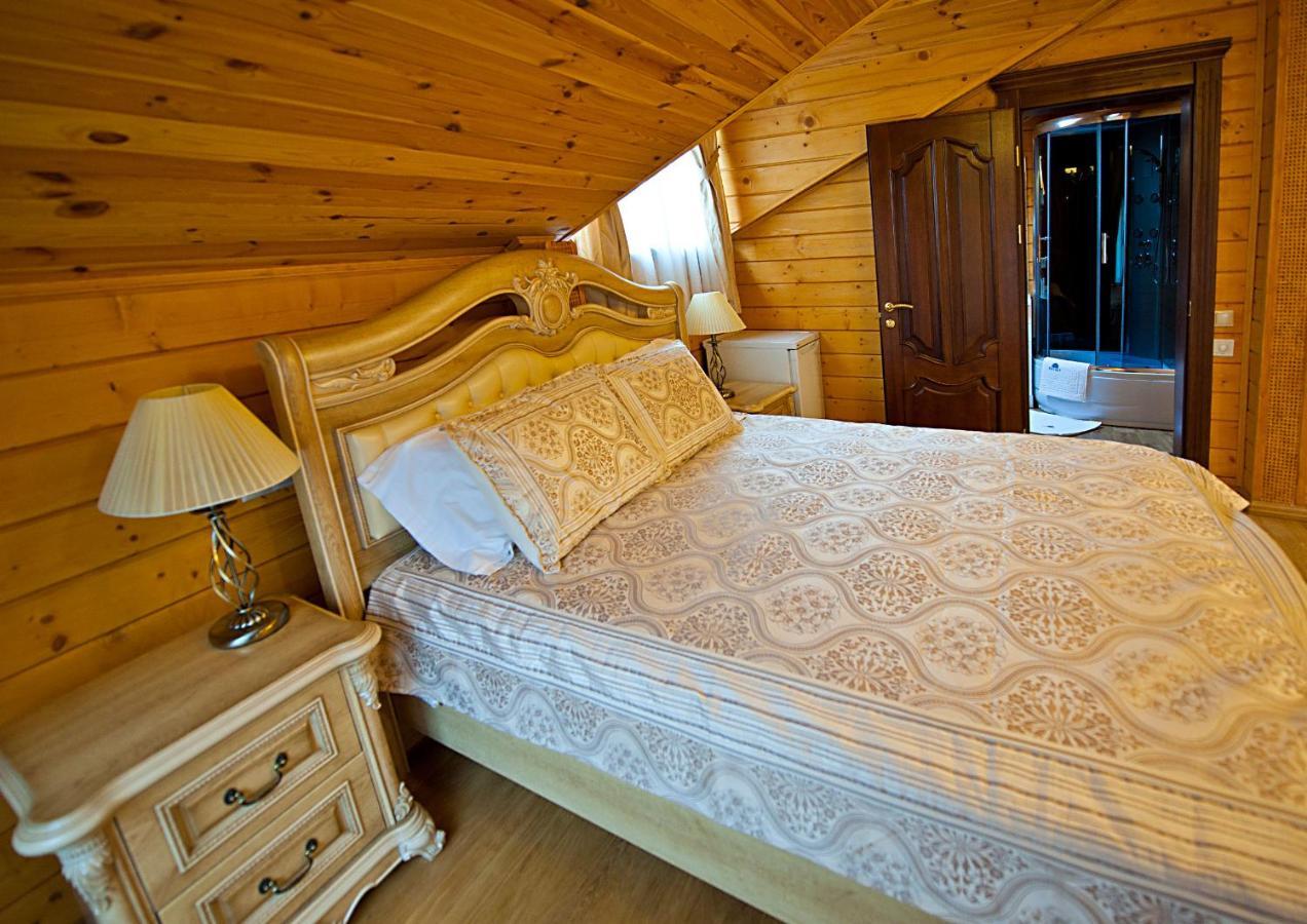 Комплекс Відпочинку Goldfіsh Сlub Guest House Babintsy Bagian luar foto