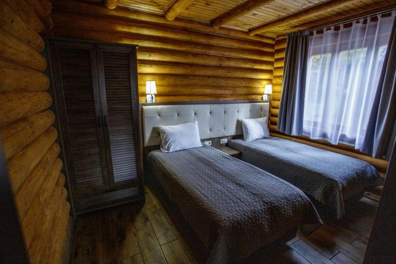 Комплекс Відпочинку Goldfіsh Сlub Guest House Babintsy Bagian luar foto