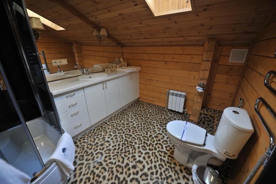 Комплекс Відпочинку Goldfіsh Сlub Guest House Babintsy Bagian luar foto